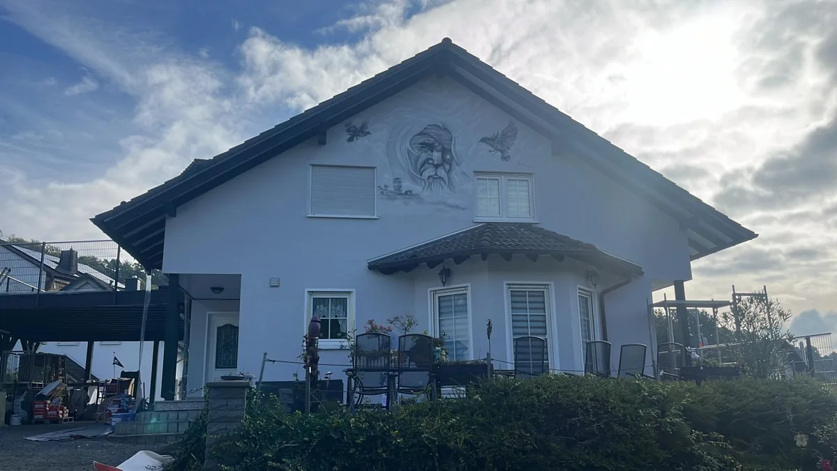 Denkmalgerechte Malerarbeiten – Fassade