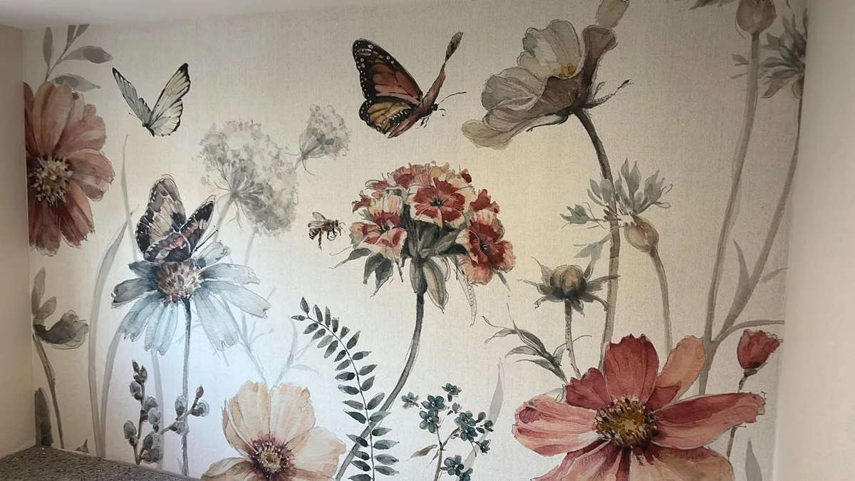 Malerarbeiten – Florale Fototapete
